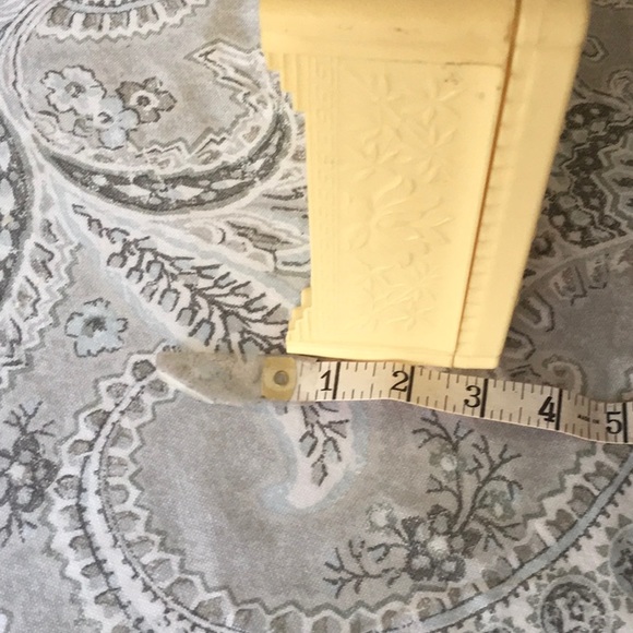 Vintage Celluloid Faux Ivory Lotus Japanese Garden Jewelry lidded box. - Picture 6 of 14